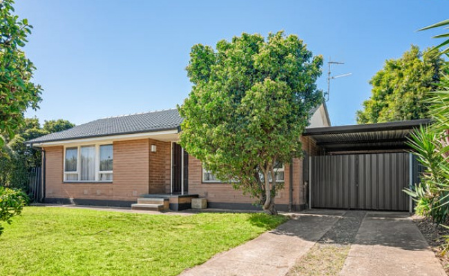 Driveway parking on Elizabeth Road in Christie Downs South Australia