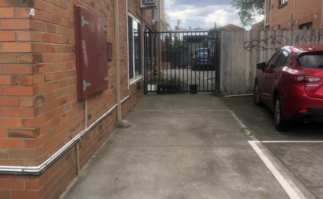 Driveway parking on Elizabeth Street in Richmond Victoria