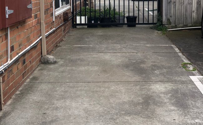 Richmond - Safe Outdoor Parking near North Richmond Station
