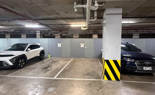 Secure indoor spacious carpark / Amazing central location across from GPO
