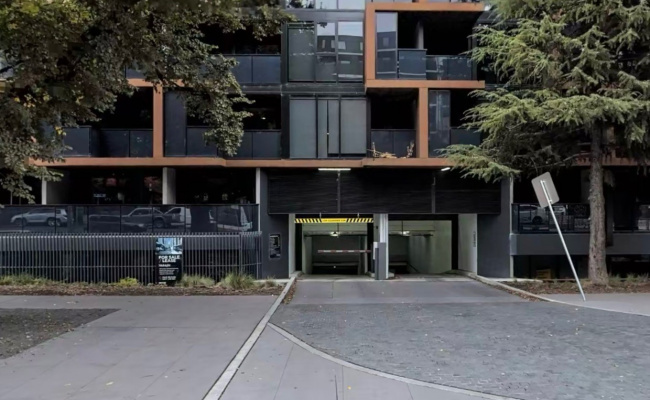 Midnight Building ! Elouera Street , Braddon Car space