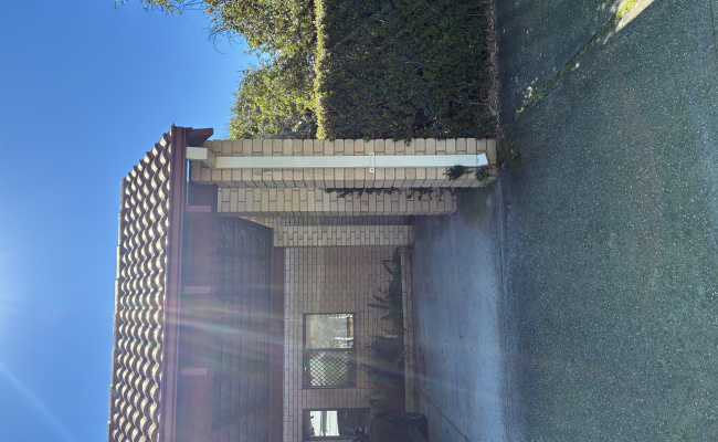 Affordable parking near to bus stop towards Perth city or Fremantle.