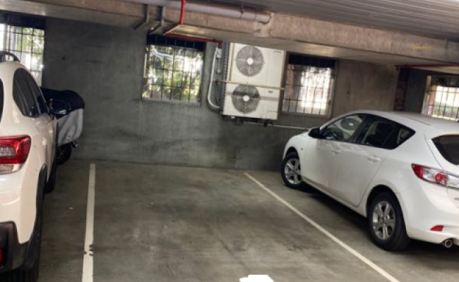 Great indoor parking space in Port Melbourne