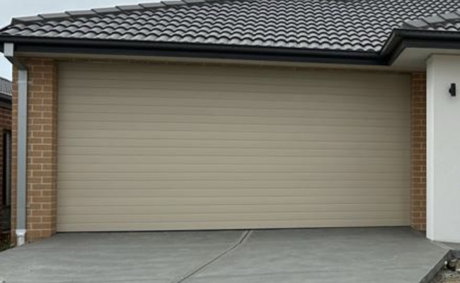 Indoor lot parking on Faraya Road in Pakenham Victoria