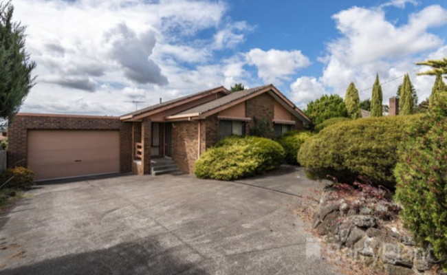 Driveway parking on Fitzgerald Road in Hallam Victoria