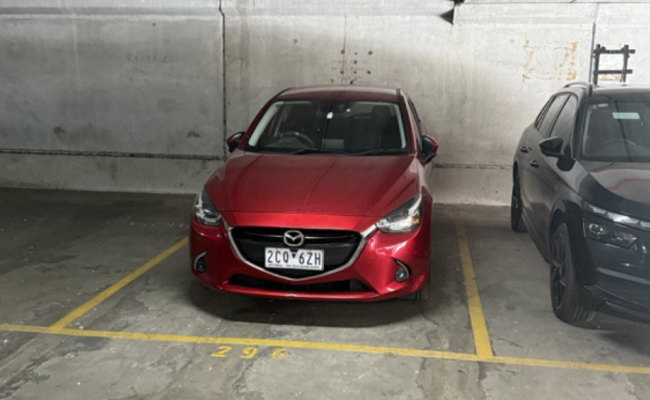 Undercover secure car spot for rent St Kilda
