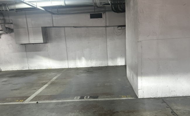 Secure underground parking in North Melbourne next to 3 tram routes, zoos, royal park and hospitals