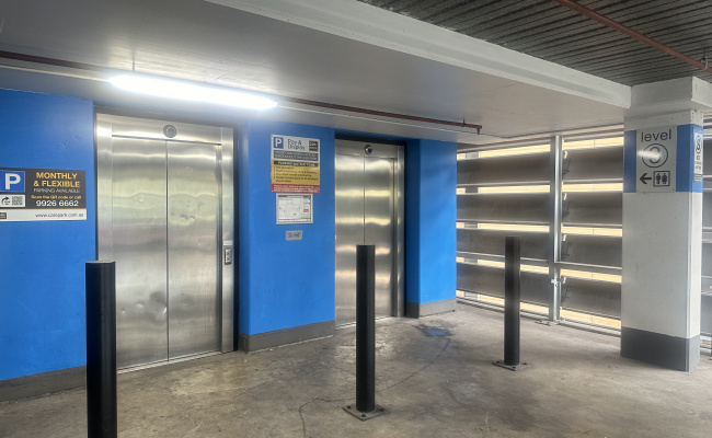 Melbourne- Secure Indoor Parking close to Crown Casino