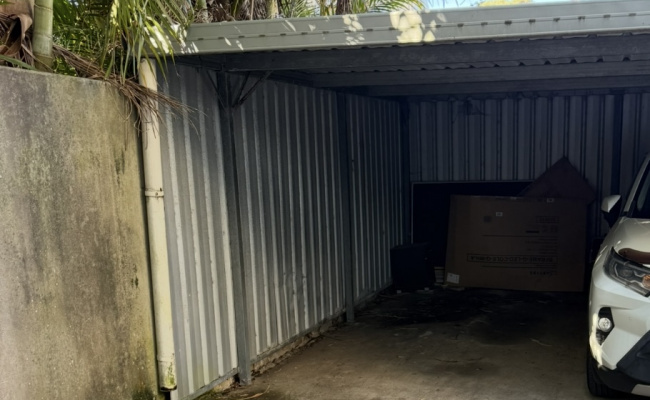 Convenient under cover parking spot off Bondi Rd.
