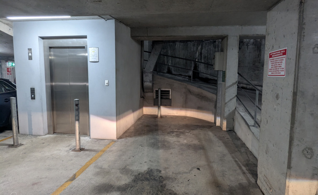 Great Parking Space near CBD & Central Station