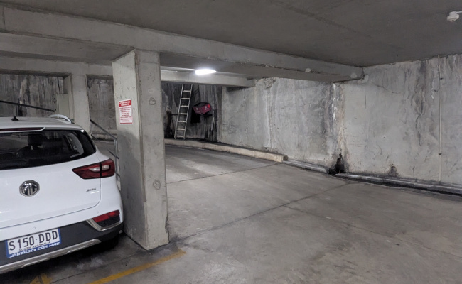 Great Parking Space near CBD & Central Station