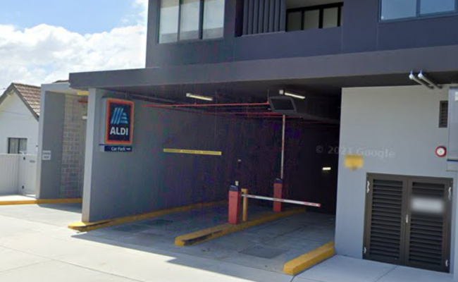 Carlton - Secure Undercover Parking Near Aldi & Bus Stop