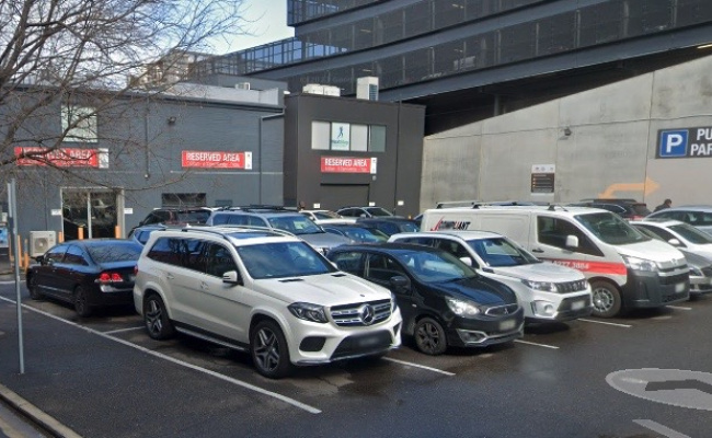 Unreserved Parking on Franklin St