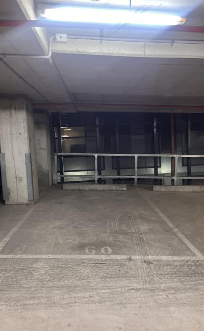 Melbourne - Secure Indoor Parking near UniMelb, RMIT, Central Station & QV