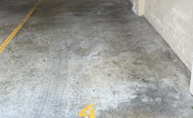 Undercover parking, walking distance to train station