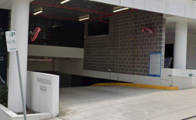 Great parking space-5 mins walk to Chatswood station