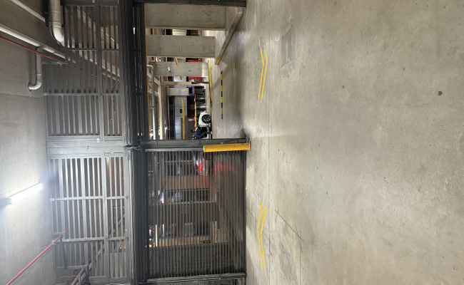 NEW Parking Lot in Mascot