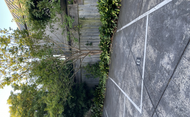 Parking space near public transport in hawthorn