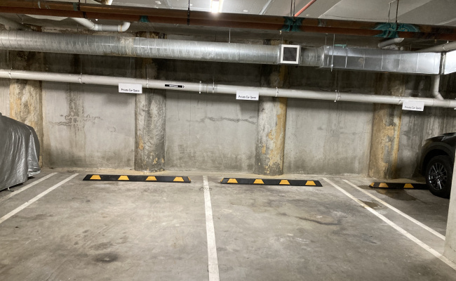 Great Indoor Parking at the Gardiner Station.