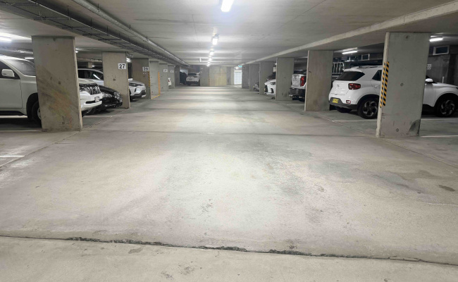 Very Secure Garage & Bonus Building Facility Use!