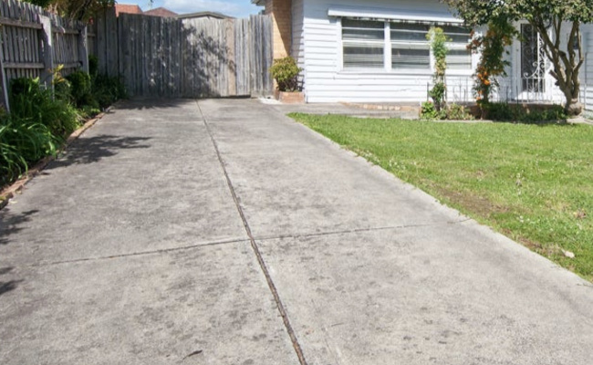 Driveway parking on Gordon Avenue in Oakleigh East Victoria