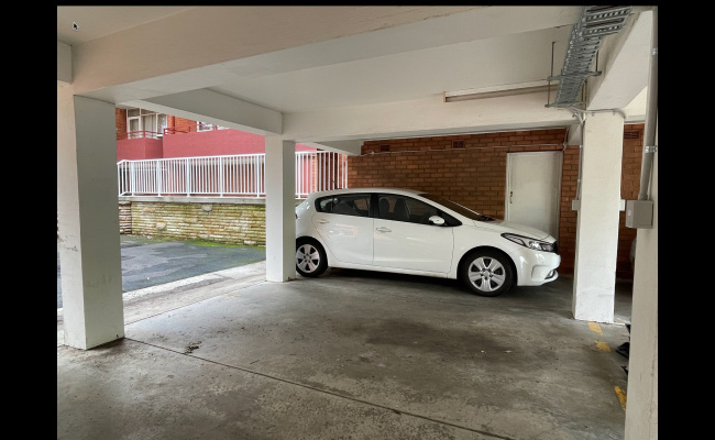 Great Parking Spot near Artarmon Station, 7 minutes walk