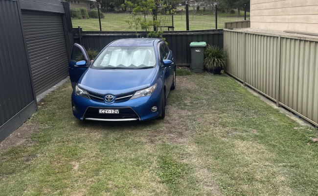 Off street parking right next to StPhilips School. Beat the chaos and have your own dedicated spot!