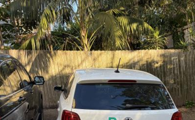 Short term or long term parking available in prime North Bondi