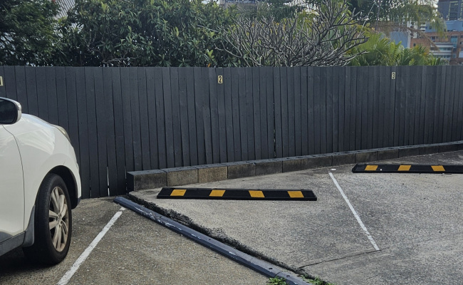 Parking Space - 10min walk from Mater Hospital