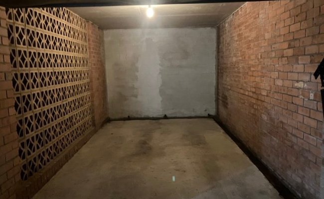 Lane Cove North - Large Single Lock Up Garage near Bus Stops