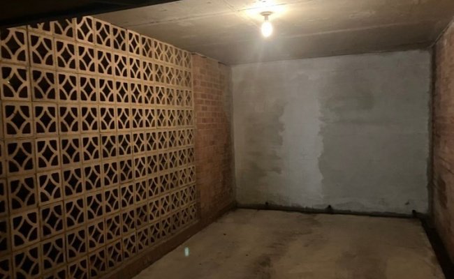 Lane Cove North - Large Single Lock Up Garage near Bus Stops