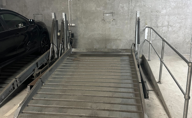 Safe & Convenient Carpark Near Glen Iris Train Station