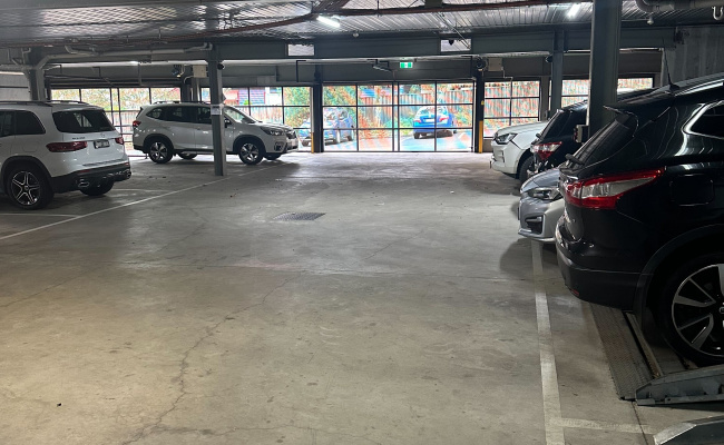 Safe & Convenient Carpark Near Glen Iris Train Station