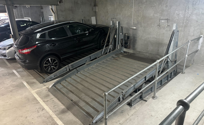 Safe & Convenient Carpark Near Glen Iris Train Station