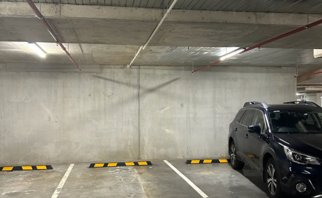 Secure underground carpark close to High Street and Glen Iris Train Station
