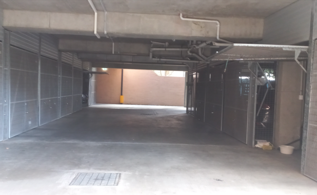 LOCK-UP UNDERCOVER PARKING - GOSFORD HOSPITAL & STATION
