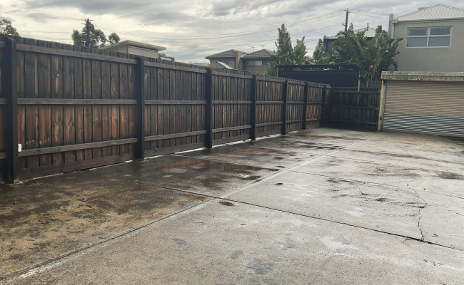 Secured Outdoor Parking near Number 1&6 Trams - Brunswick East
