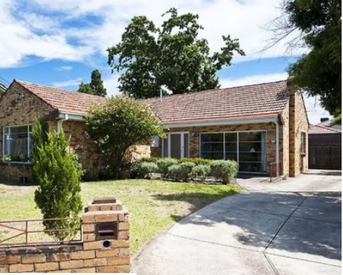 DRIVEWAY PARKING IN ROSANNA FOR AIRPORT & CITY ACCESS