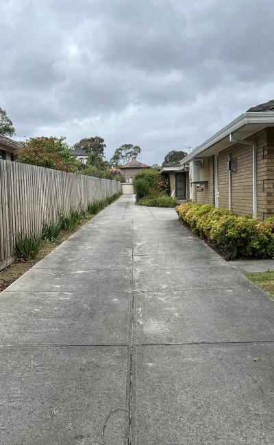 Glen Iris - Great Carport Parking Near Epworth Hospital and Gardener Train Station