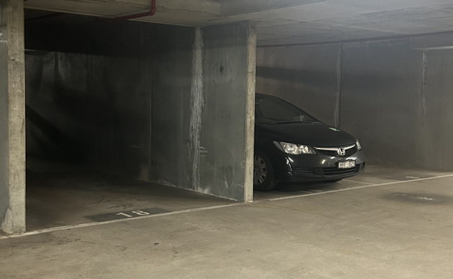 Amazing parking spot near Flagstaff Gardens