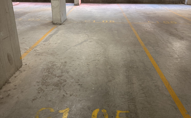2 Parking spaces to rent in mascot (2 minute walk to station)