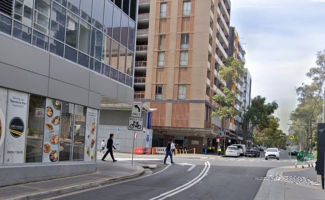 Secure underground carpark in Mascot. 1 minute walk to train station,10 min to airport & city