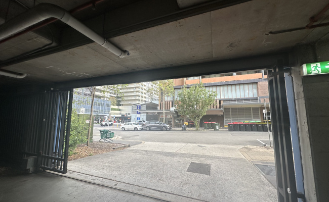Premium Indoor Parking Spot 2 - Closest to Mascot Train Station & Bus Stops