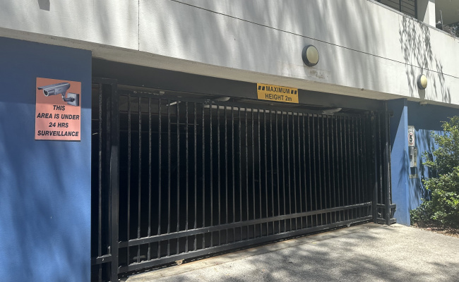 Premium Indoor Parking Spot 2 - Closest to Mascot Train Station & Bus Stops