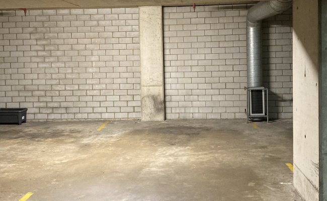 Secure and safe indoor car parking, 24/7 access, Sydney cbd on Kent street, near everything