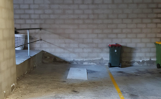 Dundas - Great Indoor Parking Across Dundas Primary School