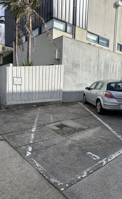 Great parking space in Armadele super close to Armadele Station, High Street and Glenferrie Rd shops