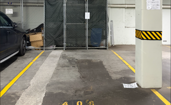 Parking space available (406 La Trobe Street)