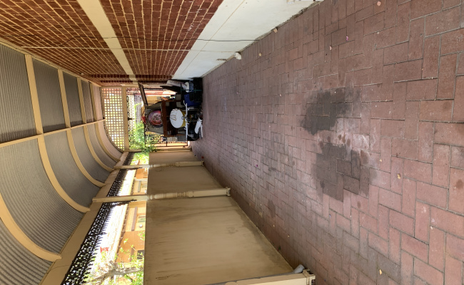 Close parking to bus train station and the city
