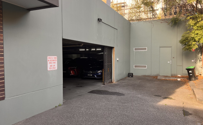 Ideal indoor parking spot, located right on Lygon Street, 15 min walk to CBD